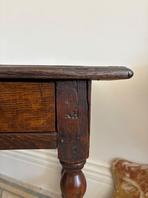 A 17THC AND LATER ENGLISH OAK 2 PLANK SIDE TABLE BOBBIN TURNED LEGS 70CM WIDE - ADDITIONAL PHOTO 3