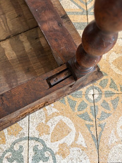A 17THC AND LATER ENGLISH OAK 2 PLANK SIDE TABLE BOBBIN TURNED LEGS 70CM WIDE - ADDITIONAL PHOTO 4