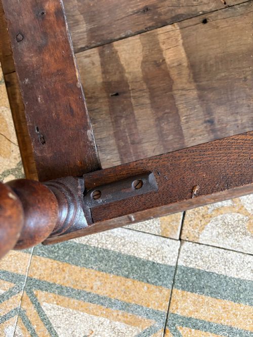 A 17THC AND LATER ENGLISH OAK 2 PLANK SIDE TABLE BOBBIN TURNED LEGS 70CM WIDE - ADDITIONAL PHOTO 6