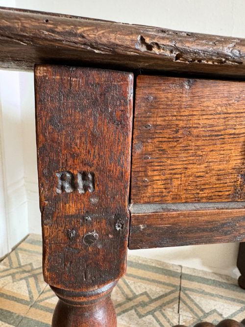 A 17THC AND LATER ENGLISH OAK 2 PLANK SIDE TABLE BOBBIN TURNED LEGS 70CM WIDE - ADDITIONAL PHOTO 13