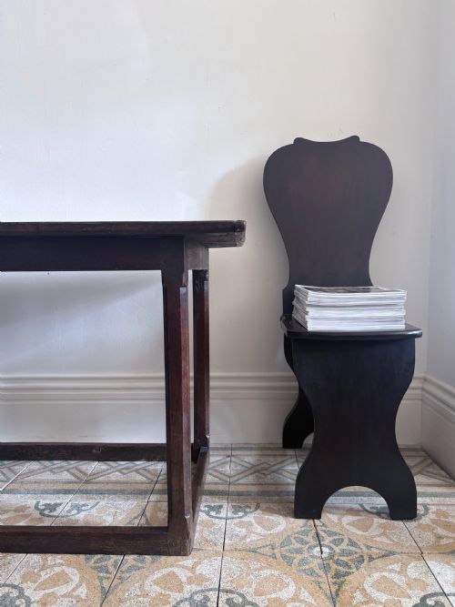 A 17THC PROVINCIAL ENGLISH OAK SIDE TABLE C1650 RECTANGULAR 3 PLANK TOP 101CM - ADDITIONAL PHOTO 12