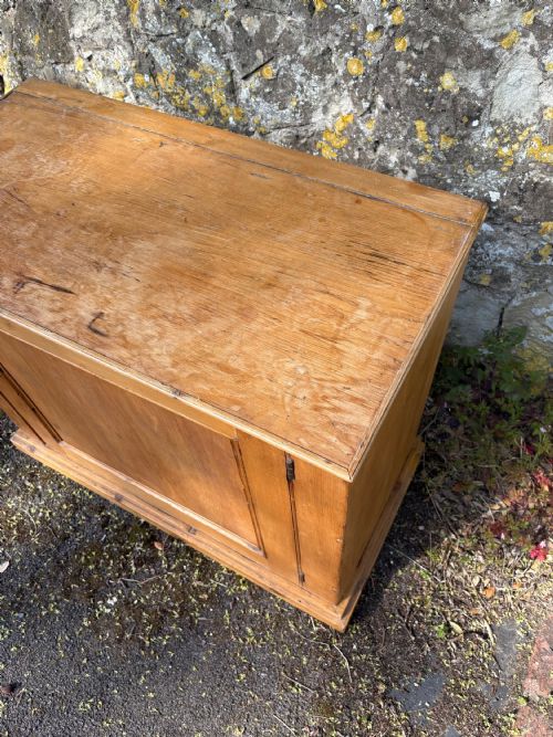 A LATE 19TH CENTURY PINE LARDER OR PANTRY BASE CUPBOARD 103CM C1890 - ADDITIONAL PHOTO 9