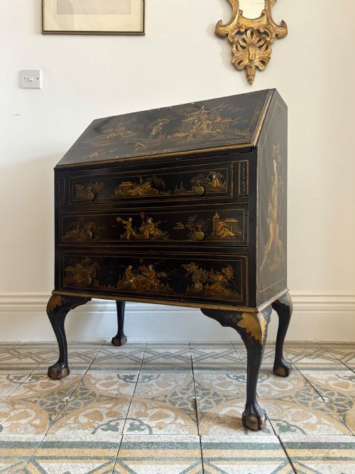 AN EARLY 20THC CHINOISERIE LACQUERED BUREAU C1920S 74CM WIDE - ADDITIONAL PHOTO 2