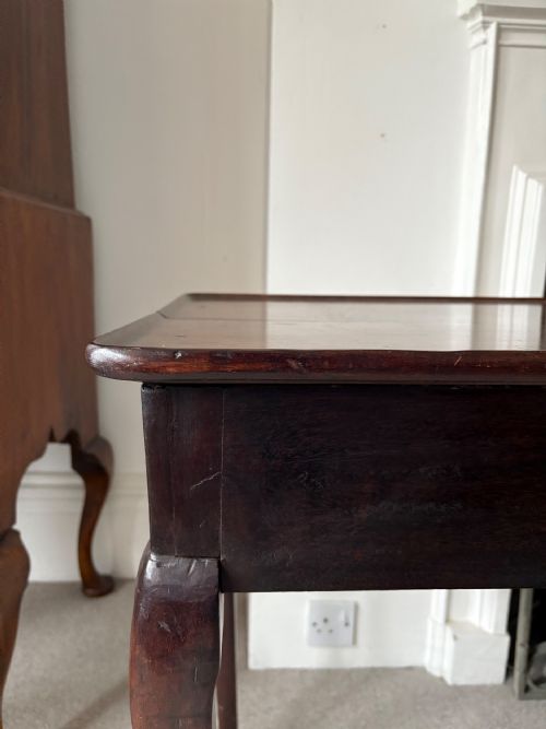 AN EARLY 19TH CENTURY CUBAN MAHOGANY SILVER TABLE CABRIOLE LEGS AND TRIFID FEET 75CM - ADDITIONAL PHOTO 6