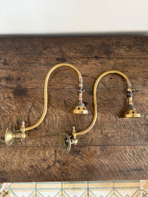 PAIR OF ARCHITECTURAL ANTIQUE SWAN NECK BRASS WALL LIGHTS C1900 ADAPTED GAS LIGHTS 30CM - ADDITIONAL PHOTO 2