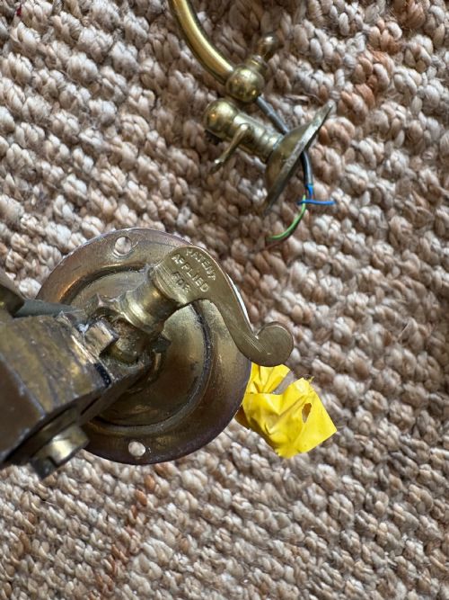 PAIR OF ARCHITECTURAL ANTIQUE SWAN NECK BRASS WALL LIGHTS C1900 ADAPTED GAS LIGHTS 30CM - ADDITIONAL PHOTO 6
