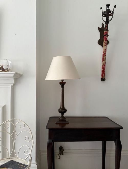A 19TH CENTURY GRAND TOUR BRONZE TAPERING COLUMN LAMP GADROONED BASE 50CM - ADDITIONAL PHOTO 8