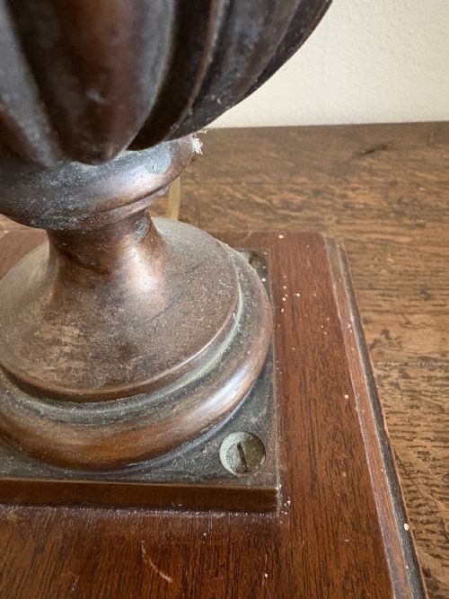 A 19TH CENTURY GRAND TOUR BRONZE TAPERING COLUMN LAMP GADROONED BASE 50CM - ADDITIONAL PHOTO 7