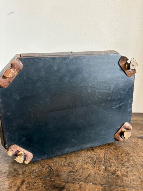 EARLY 19TH CENTURY CHINOISERIE LACQUER WORK BOX CHINESE EXPORT C1830 36CM - ADDITIONAL PHOTO 3