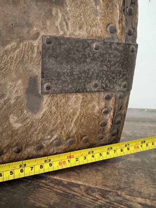 EARLY 18TH CENTURY IRON BOUND AND DEER SKIN DOMED COACHING TRUNK 68CM C1700 - ADDITIONAL PHOTO 13