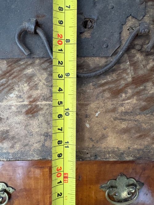 EARLY 18TH CENTURY IRON BOUND AND DEER SKIN DOMED COACHING TRUNK 68CM C1700 - ADDITIONAL PHOTO 15