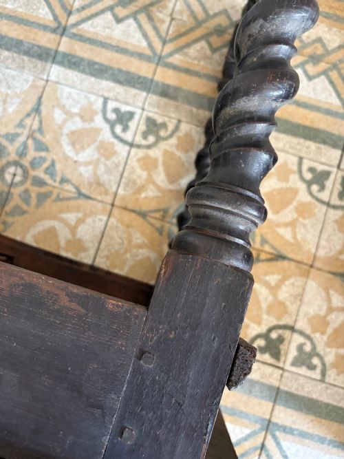 A 17TH CENTURY FLEMISH CARVED OAK SIDE TABLE WITH BARLEY TWIST GROTESQUE MASKS AND UP FINIAL 97CM - ADDITIONAL PHOTO 8