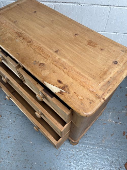 LATE 19TH CENTURY PINE CHEST OF DRAWERS C1900 WITH ROUNDED CORNERS 95CM - ADDITIONAL PHOTO 5