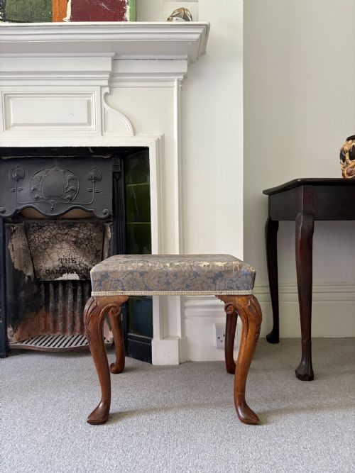 A CONVINCING QUEEN ANNE STYLE 19THC WALNUT CARVED STOOL SILK DAMASK - ADDITIONAL PHOTO 13