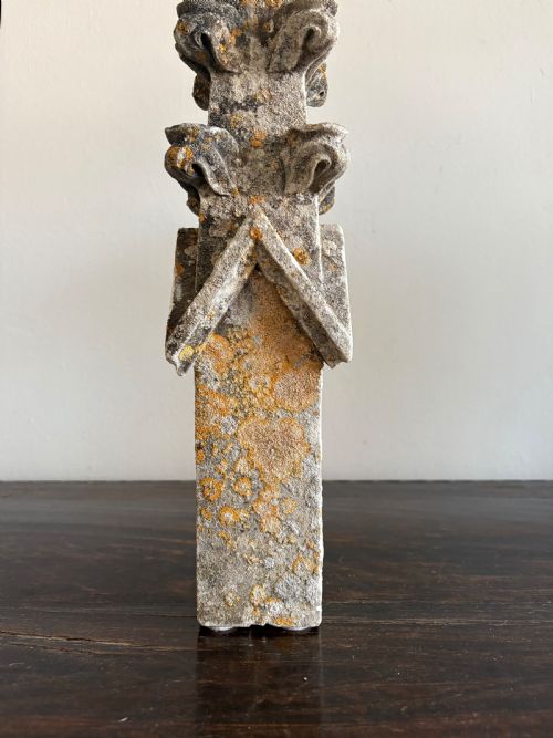 AN 18TH CENTURY CARVED LIMESTONE GOTHIC ARCHITECTURAL PINNACLE 49CM - ADDITIONAL PHOTO 3