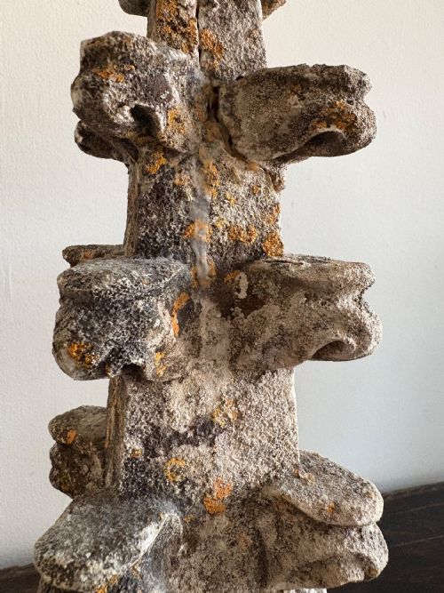 AN 18TH CENTURY CARVED LIMESTONE GOTHIC ARCHITECTURAL PINNACLE 49CM - ADDITIONAL PHOTO 6