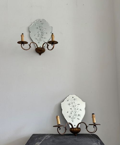 A PAIR OF VENETIAN 192030S ETCHED MIRROR WALL SCONCE GIRANDOLES 43CM - ADDITIONAL PHOTO 1