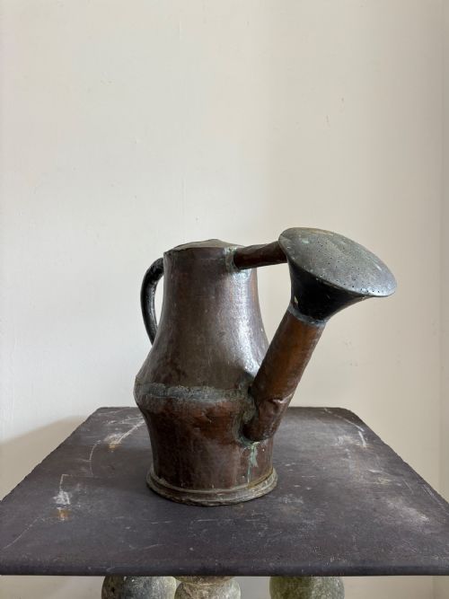 A FRENCH LATE 18THC COPPER WATERING CAN ARROSOIR CIRCA 1800 56CM LENGTH WATERTIGHT - ADDITIONAL PHOTO 1