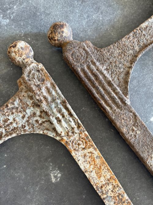 A PAIR OF HAND FORGED EARLY 19TH CENTURY ESTATE MADE IRON BOOT SCRAPERS 44CM - ADDITIONAL PHOTO 2