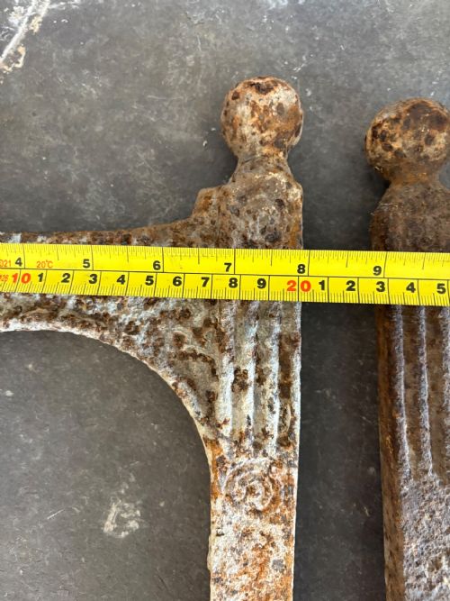 A PAIR OF HAND FORGED EARLY 19TH CENTURY ESTATE MADE IRON BOOT SCRAPERS 44CM - ADDITIONAL PHOTO 7