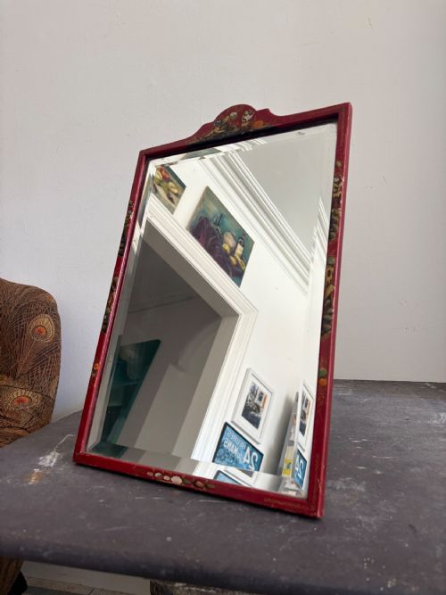 A 1920S RED LACQUER CHINOISERIE BEVELLED DRESSING MIRROR 46CM EASEL STAND - ADDITIONAL PHOTO 8