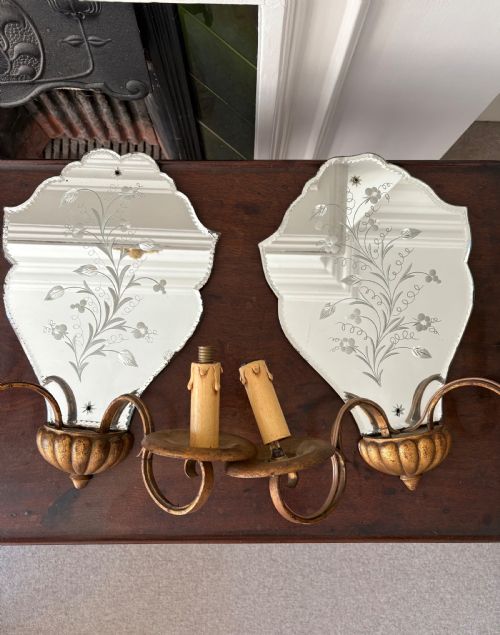 A PAIR OF VENETIAN 192030S ETCHED MIRROR WALL SCONCE GIRANDOLES 43CM - ADDITIONAL PHOTO 2