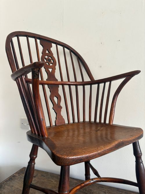 EARLY 19THC CRINOLINE STRETCHER ELM AND YEW WINDSOR CHAIR C1810 FRUITWOOD LEGS - ADDITIONAL PHOTO 2
