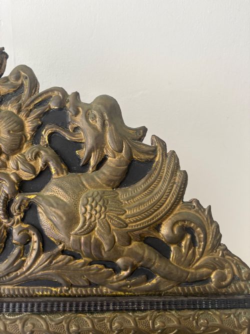 A LARGE 19THC DUTCH REPOUSSE CUSHION BRASS MIRROR AF 128CM MISSING PLATE - ADDITIONAL PHOTO 9