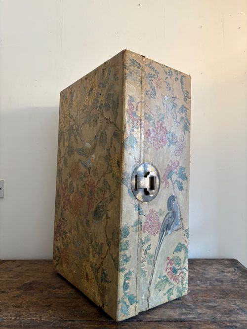 A CHINESE EXPORT HAND PAINTED LEATHER TRUNK ON LATER STAND C1900 78CM - ADDITIONAL PHOTO 11