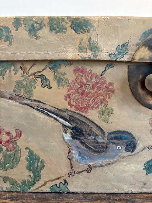 A CHINESE EXPORT HAND PAINTED LEATHER TRUNK ON LATER STAND C1900 78CM - ADDITIONAL PHOTO 15