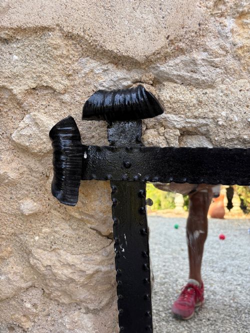 A FRENCH 1920S HAND FORGED WROUGHT IRON MIRROR WITH SCROLL ENDS 75CM - ADDITIONAL PHOTO 5