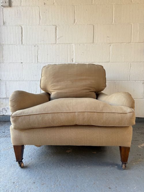 A VERY FINE HOWARD AND SONS STYLE UPHOLSTERED ARMCHAIR C1910 - ADDITIONAL PHOTO 1