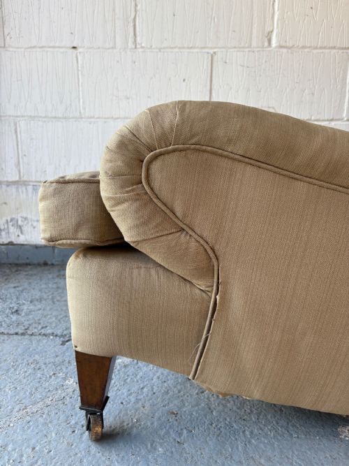 A VERY FINE HOWARD AND SONS STYLE UPHOLSTERED ARMCHAIR C1910 - ADDITIONAL PHOTO 3