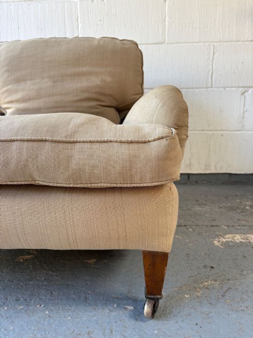 A VERY FINE HOWARD AND SONS STYLE UPHOLSTERED ARMCHAIR C1910 - ADDITIONAL PHOTO 4