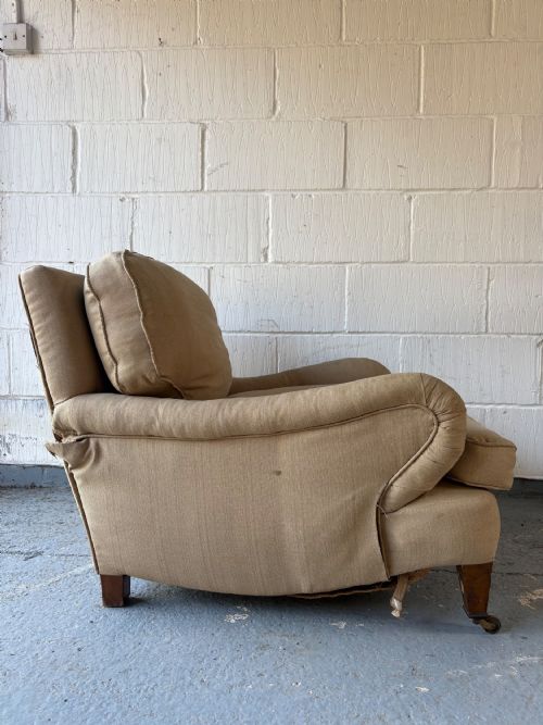 A VERY FINE HOWARD AND SONS STYLE UPHOLSTERED ARMCHAIR C1910 - ADDITIONAL PHOTO 6