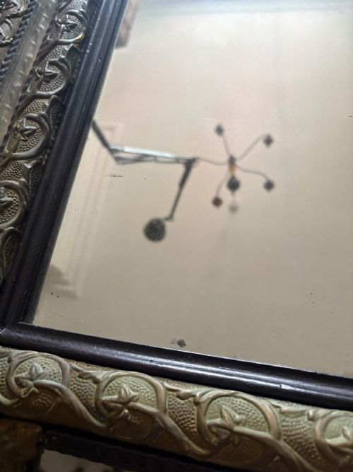 A LARGE 19THC DUTCH REPOUSSE CUSHION BRASS MIRROR AF 128CM MISSING PLATE - ADDITIONAL PHOTO 7