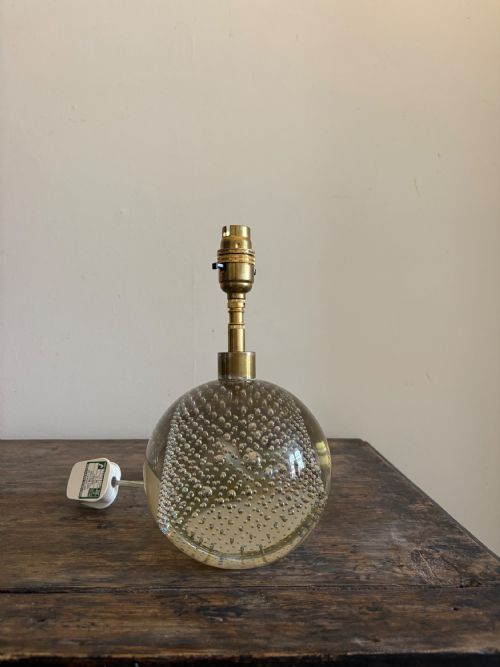 A 20TH CENTURY MURANO BULLICANTE CLEAR GLASS SEGUSO TABLE LAMP 27CM PAT TESTED - ADDITIONAL PHOTO 2