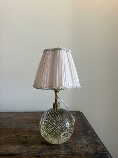 A 20TH CENTURY MURANO BULLICANTE CLEAR GLASS SEGUSO TABLE LAMP 27CM PAT TESTED - ADDITIONAL PHOTO 5