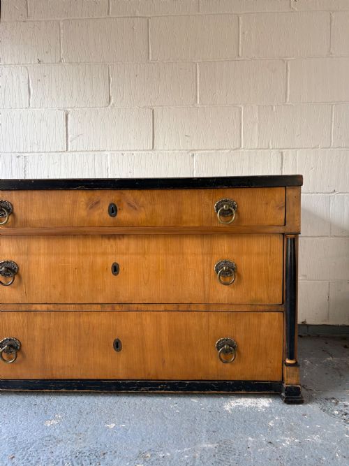 EARLY 19TH CENTURY CHERRYWOOD BIEDERMEIER 3 DRAWER COMMODE CHEST 128CM C1820 - ADDITIONAL PHOTO 5