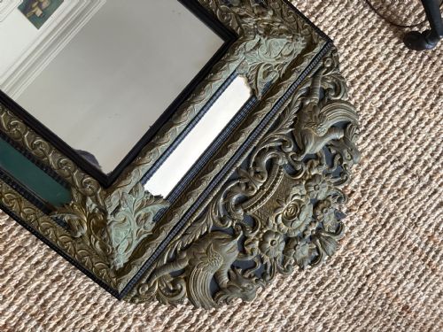 A LARGE 19THC DUTCH REPOUSSE CUSHION BRASS MIRROR AF 128CM MISSING PLATE - ADDITIONAL PHOTO 3