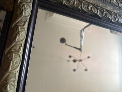 A LARGE 19THC DUTCH REPOUSSE CUSHION BRASS MIRROR AF 128CM MISSING PLATE - ADDITIONAL PHOTO 4