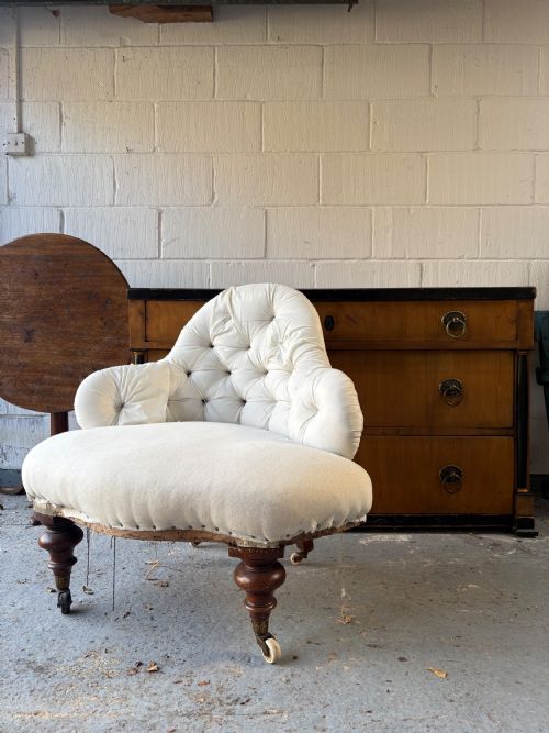 A 19THC ENGLISH BUTTON BACK SALON OR CONVERSATION CHAIR C1880 PART UPHOLSTERY - ADDITIONAL PHOTO 1