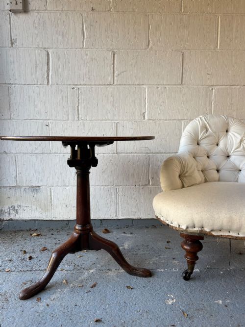 A GEORGIAN SINGLE PLANK MAHOGANY BIRDCAGE TILT TOP TABLE C1780 69CM DIAMETER - ADDITIONAL PHOTO 3