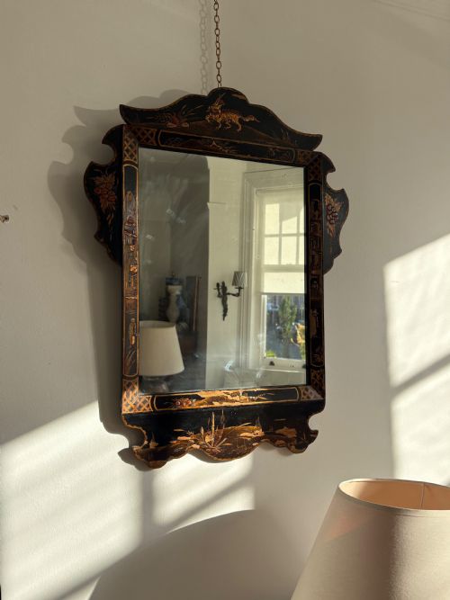A 1920S BLACK LACQUER CHINOISERIE FRET CUT WALL MIRROR 72CM TALL - ADDITIONAL PHOTO 2