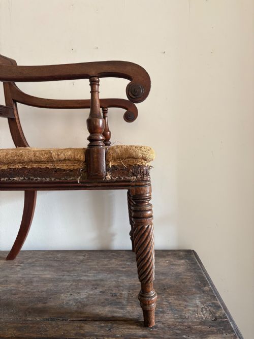 A REGENCY MAHOGANY SCROLL ARM DESK OR READING CHAIR HESSIAN SEAT C1820 - ADDITIONAL PHOTO 1