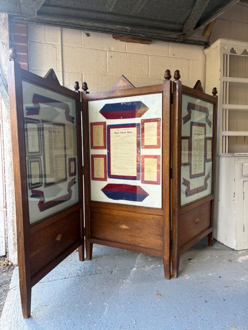 ETON COLLEGE ORIGINAL 1920S OAK FRAME 3 PANEL DEBATING AND POLITICAL SOCIETY SCREEN - ADDITIONAL PHOTO 5