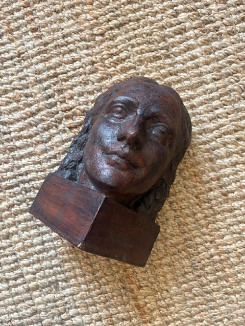 A 20TH CENTURY FRENCH FEMALE TERRACOTTA BUST SCULPTURE SIGNED C1930S 32CM - ADDITIONAL PHOTO 11