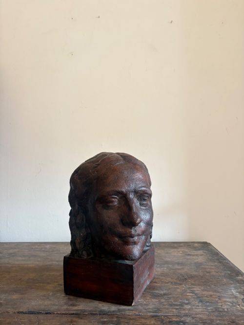 A 20TH CENTURY FRENCH FEMALE TERRACOTTA BUST SCULPTURE SIGNED C1930S 32CM - ADDITIONAL PHOTO 4