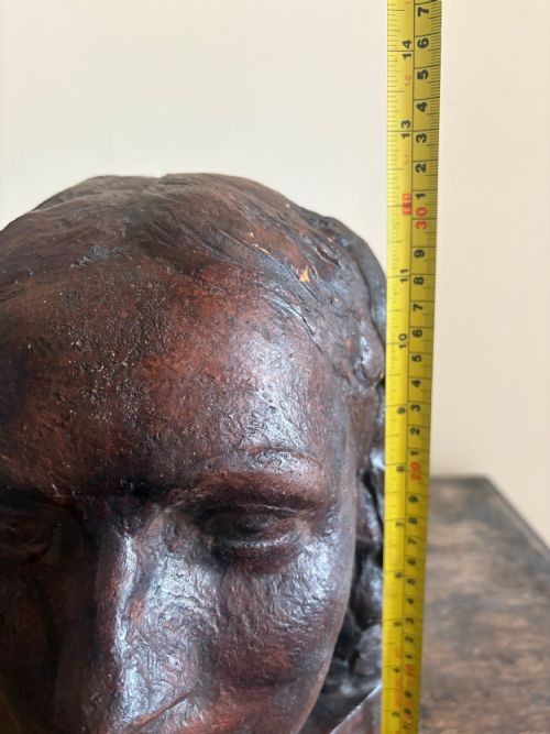A 20TH CENTURY FRENCH FEMALE TERRACOTTA BUST SCULPTURE SIGNED C1930S 32CM - ADDITIONAL PHOTO 7