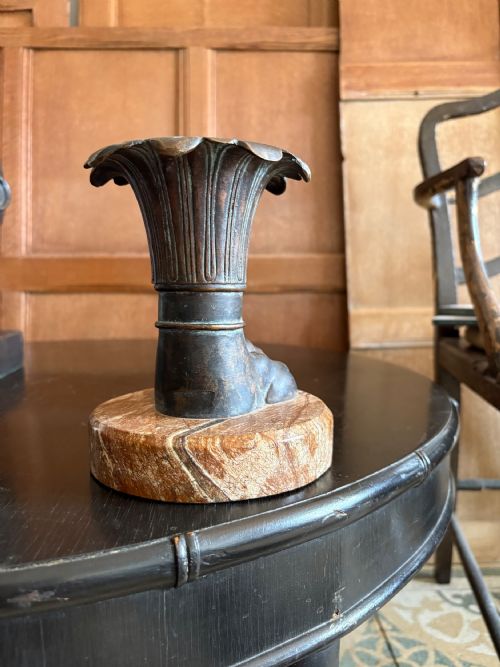 A 19TH CENTURY ITALIAN GRAND TOUR BRONZE LIONS PAW VASE ON MARBLE BASE 165CM - ADDITIONAL PHOTO 4